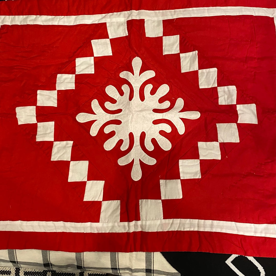 60709Q SNOWFLAKE QUILT QUEEN - Kate & Co. Home